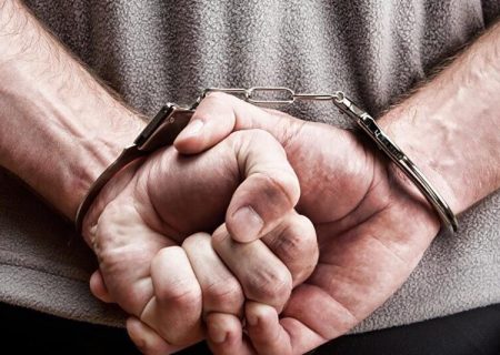 دستگیری سارقان داخل خودرو پس از ۵ فقره سرقت در بندرلنگه