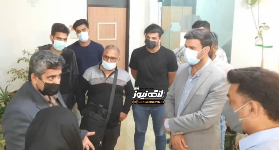 بازدید فرماندار از قرنطینه نباتی و اداره بنادر و دریانوردی شهرستان بندرلنگه