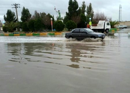 تداوم بارش باران در بندرلنگه