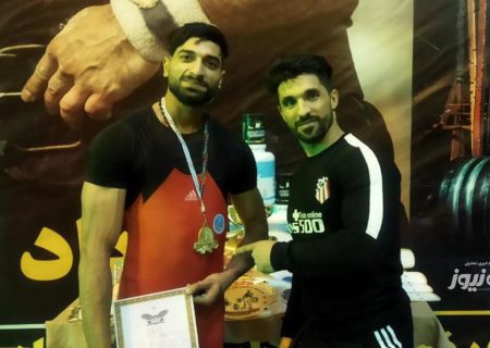 کسب مقام قهرمانی احمد ساکت در مسابقات کشوری لیفت قدرتی
