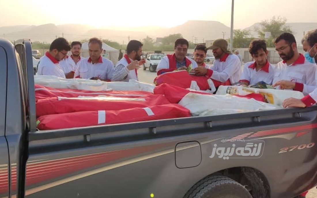 اهدای ۶۵ چادر به مردم بعد از جلسه ستاد بحران