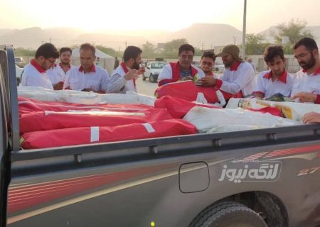 اهدای ۶۵ چادر به مردم بعد از جلسه ستاد بحران