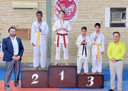 مسابقات کاراته قهرمانی شهرستان بندرلنگه برگزار شد