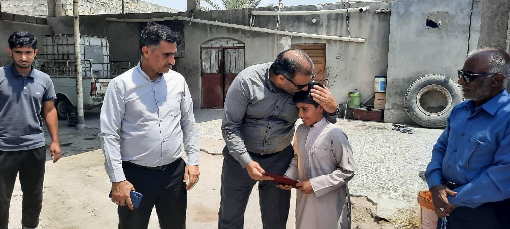 تقدیر از حافظ برتر مسابقات قرآنی کشوری مشکات