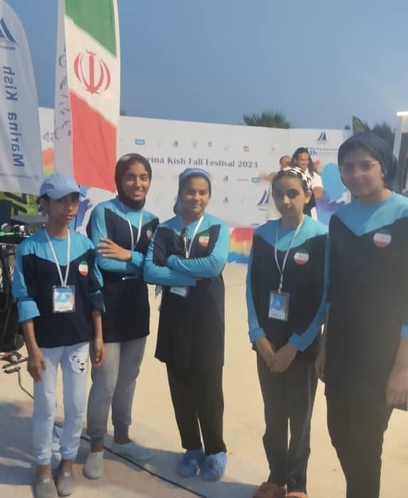 برگزاری مسابقات کشوری پدل برد در جزیره کیش با حضور ورزشکاران بندرلنگه