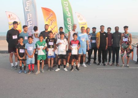 مسابقه دوومیدانی آقایان و بانوان در جاده ساحلی بندرکنگ برگزار شد