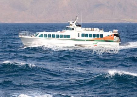 توقف موقت تردد مسافربری در مسیر بندر چارک-کیش به‌دلیل مواج بودن دریا