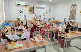 توزیع هزار جلد دفتر بین دانش‌آموزان بندرکنگ