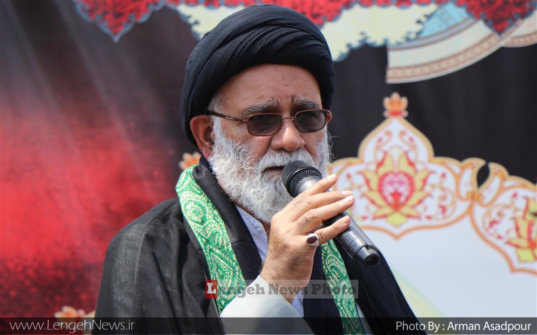 امام جمعه بندرلنگه گفت: در فضای مجازی عکس هایی از افتتاح دیوار، جدول و جوی آب منتشر شد که واقعا توهین آمیز بود و شاید این موارد واقعیت نداشته باشد لذا مسئوولان باید بیشتر مراقبت کنند.