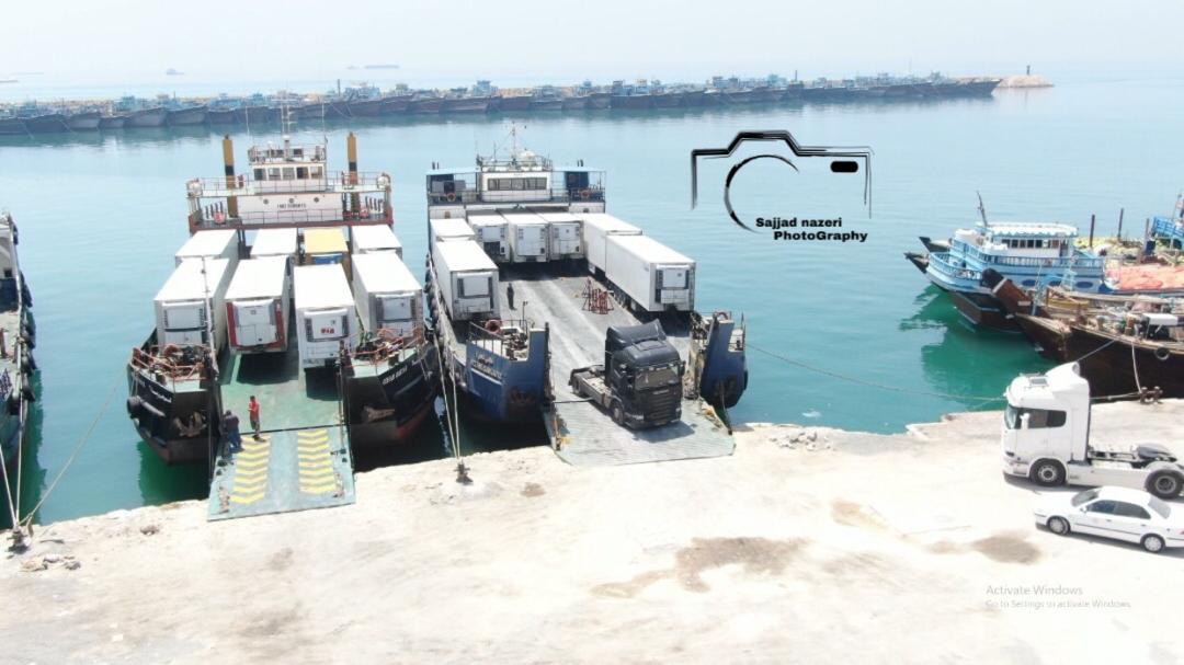 جابجایی بیش از سه میلیون و ۵۰۰ هزار تن انواع کالا/ جهش صعودی تخلیه و بارگیری در بنادر کوچک و صادرات کالاهای یخچالی از بنادر غرب هرمزگان