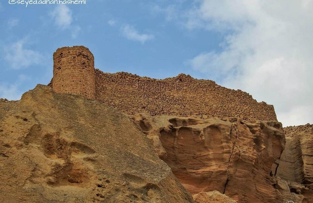 قلعه لشتان بندرلنگه و ماجراهای روزهای گذشته / اشتباهی که قبل از تبدیل شدن به یک چالش می توانست با یک عذرخواهی تمام شود