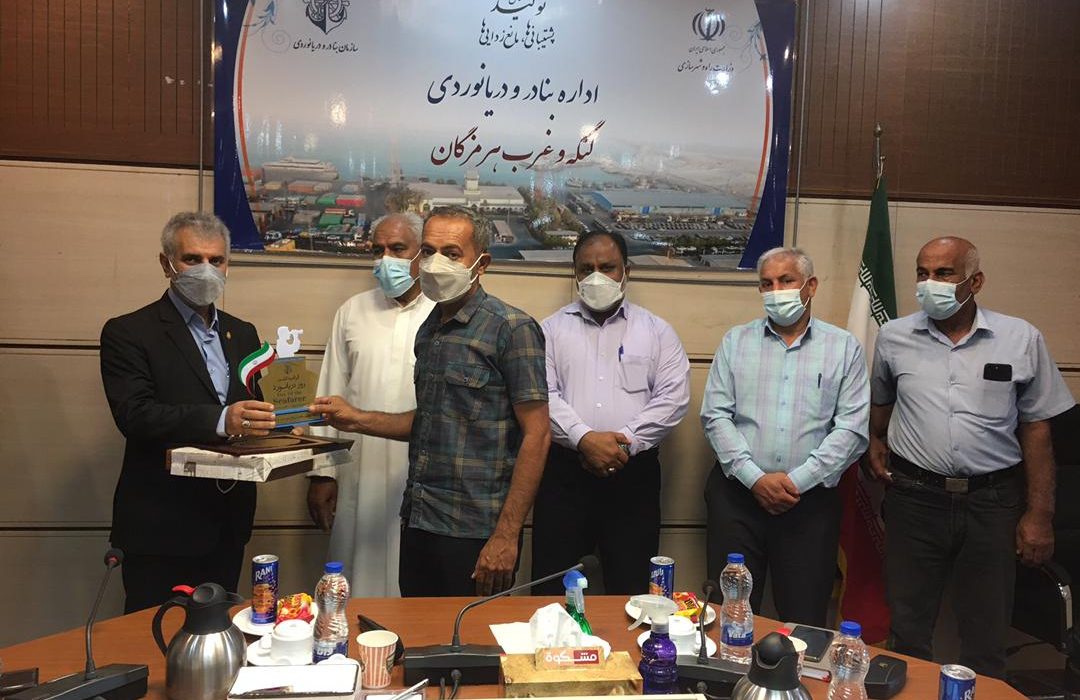 تقدیر از دریانوردان، کاپیتانها و تلاشگران عرصه دریانوردی در بنادر و دریانوردی غرب هرمزگان