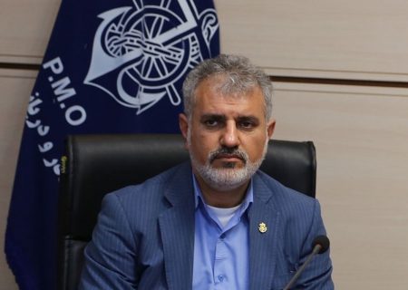 نجات سرنشینان قایق صیادی گم شده در یک اقدام مشترک بین شناورهای جستجو و نجات بنادر و دریانوردی غرب هرمزگان و شناورهای منطقه پنجم سپاه پاسداران و دریابانی غرب هرمزگان