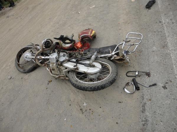 یک فوتی و۲ مجروح حاصل واژگونی موتورسیکلت در بندرلنگه