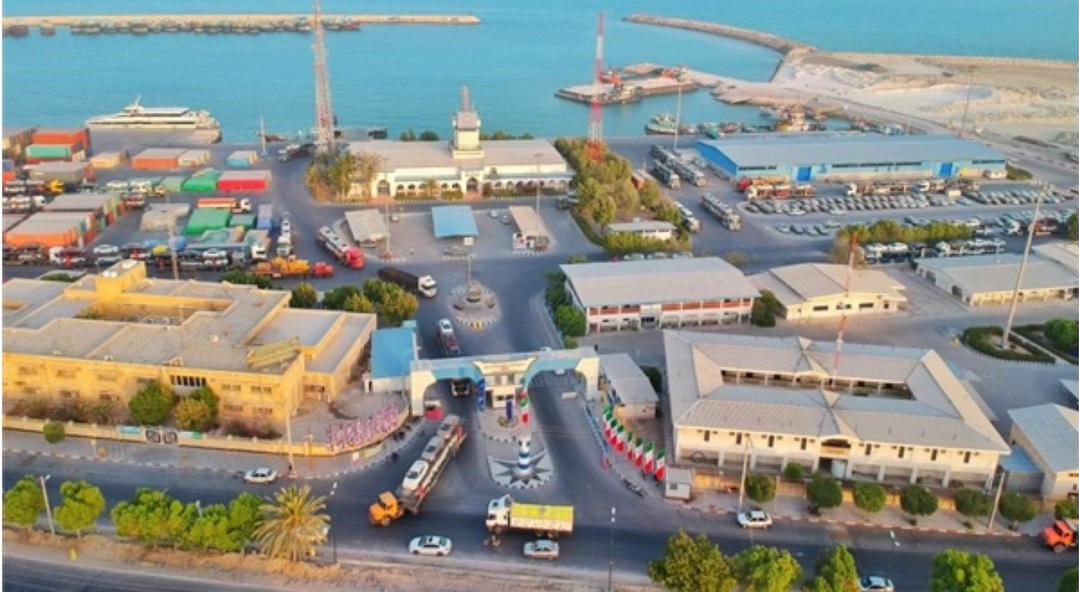 جهش صعودی تخلیه و بارگیری و صادرات کالاهای نفتی وغیر نفتی در بندرلنگه و بنادر کوچک طی ۵ ماهه سال ۱۴۰۰ در غرب هرمزگان