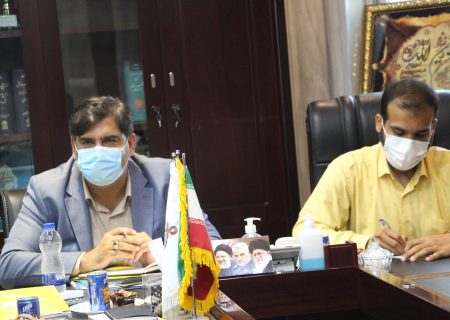 کاشت ۲۰ هزار گل فصلی و نهال در سطح شهر بندرلنگه/  ۴۲۲ هزار بافت فرسوده شهر بندرلنگه در آینده نه چندان به تصویب خواهد رسید/ مطالبه گری آمیخته با توهین زیبنده و پذیرای هیچکس نیست.