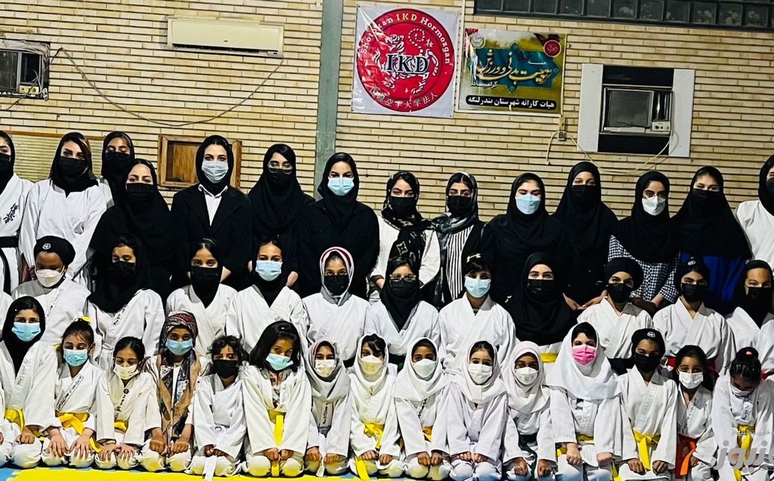 برگزاری مسابقات کاراته قهرمانی بانوان شهرستان بندرلنگه به مناسب روز شهدا