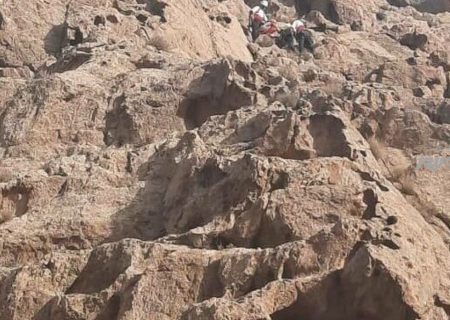 جان باختن جوان کوهنورد اهل روستای هرا بخش مهران به دلیل سقوط از کوه