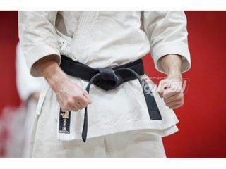 کسب مدال برنز در مسابقات سراسری کاراته دانشجویان دختر دانشگاه آزاد اسلامی توسط کاراته کار بندرلنگه‌ای