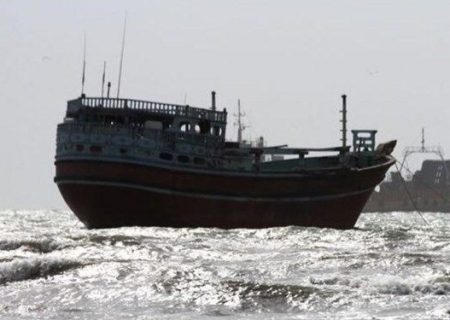 توقیف شناور حامل ۶ کیلوگرم طلا در آب‌های بندرلنگه/ کشف ۲۰ دستگاه آیفون ۱۴ پرومکس