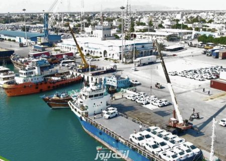 تخلیه و بارگیری بیش از ۹۲ هزار TEU کانتینر یخچالی و صادرات بیش از ۴۶ هزار TEU کانتینر یخچالی در ۸ ماهه سال ۱۴۰۱ در بنادر غرب استان هرمزگان