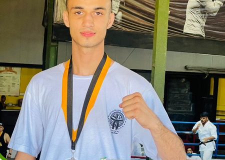 ابوالفضل جعفری نایب قهرمان مسابقات کیک بوکسینگ جهان شد