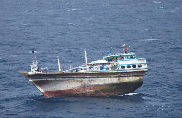 نجات شش نفر ملوان لنج باربری توسط ناجی و همیار ناجی اداره بنادر دریانوردی