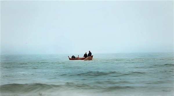 پیدا شدن صیادی بهمراه دو فرزندش پس از یک روز مفقودی در دریا توسط صیادان محلی در بندرچارک