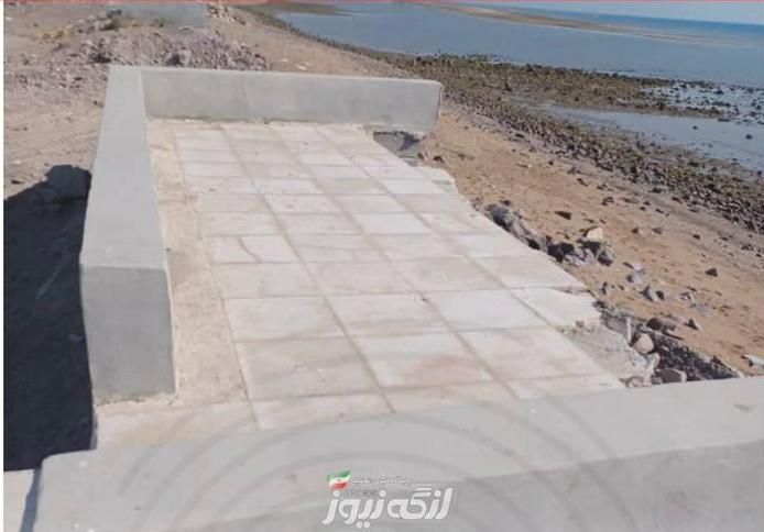 صدای مردم/سکوهای پارک روستای بندرمعلم نیاز به بازسازی دارند