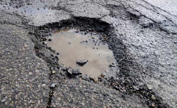 صدای مردم/خرابی رویه آسفالت از روستای بلعسکر تا روستای جبری