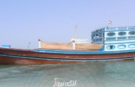 توقیف ۳ فروند شناور حامل سوخت قاچاق در آب‌های بندرلنگه