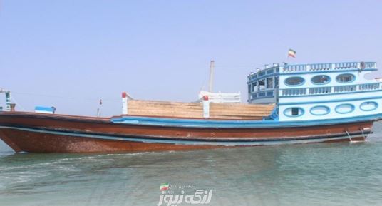 توقیف ۳ فروند شناور حامل سوخت قاچاق در آب‌های بندرلنگه