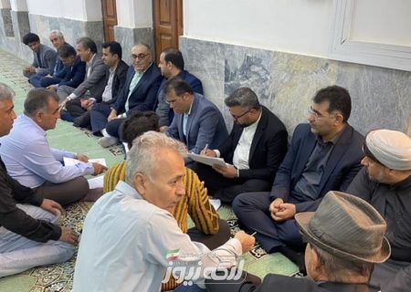 دیدار چهره به چهره دکتر اطمینانی رئیس دادگستری شهرستان با مردم و رسیدگی حضوری به مشکلات