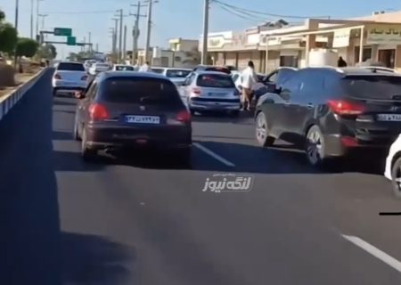 صف ۶ کیلومتری خودروها در بندرچارک برای ورود به جزیره کیش در پی توقف حرکت کشتی‌ها به دلیل وضعیت نامساعد جوی