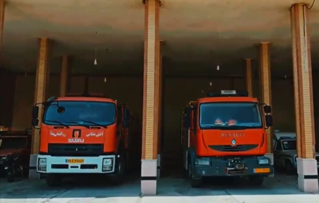 آمادگی خودرو آتش‌نشانی رنو میدلام بندرلنگه برای خدمت‌رسانی به شهروندان پس از تعمیرات اساسی