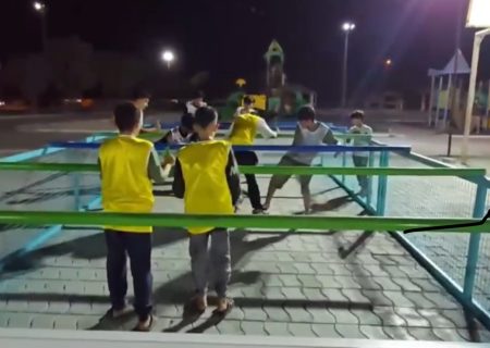 نصب فوتبال‌ دستی ‌انسانی در پارک دولت بندرلنگه