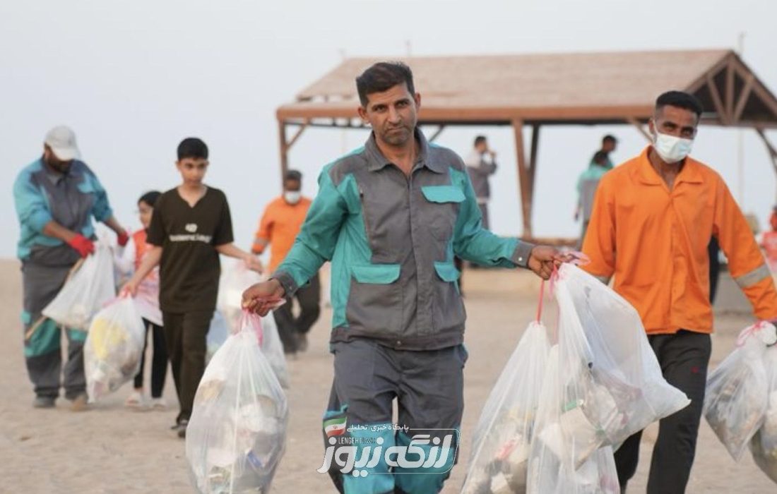 پاکسازی ساحل بندرلنگه با مشارکت قایقرانان و شرکت سازه‌سازان