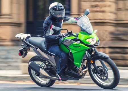 حرکت خطرناک موتورسواران جوان در حوالی فرودگاه بندرلنگه