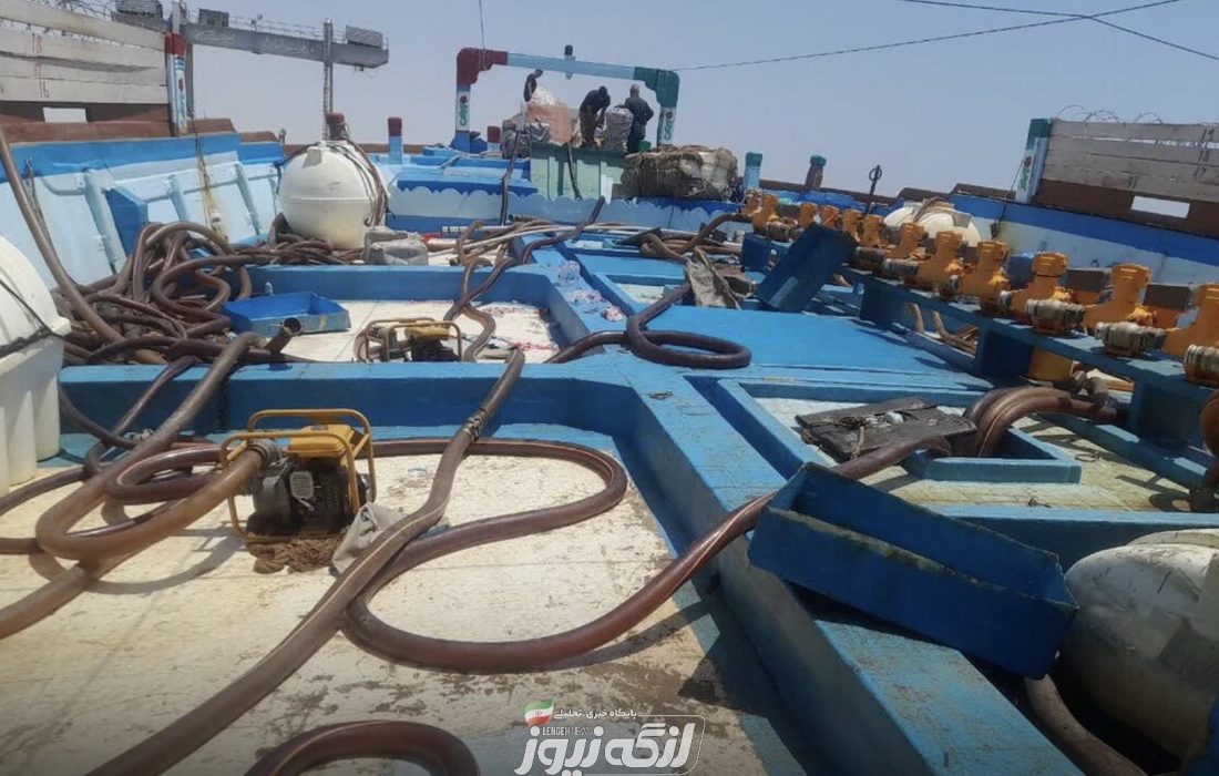 توقیف دو شناور حامل سوخت قاچاق در آبهای پارسیان