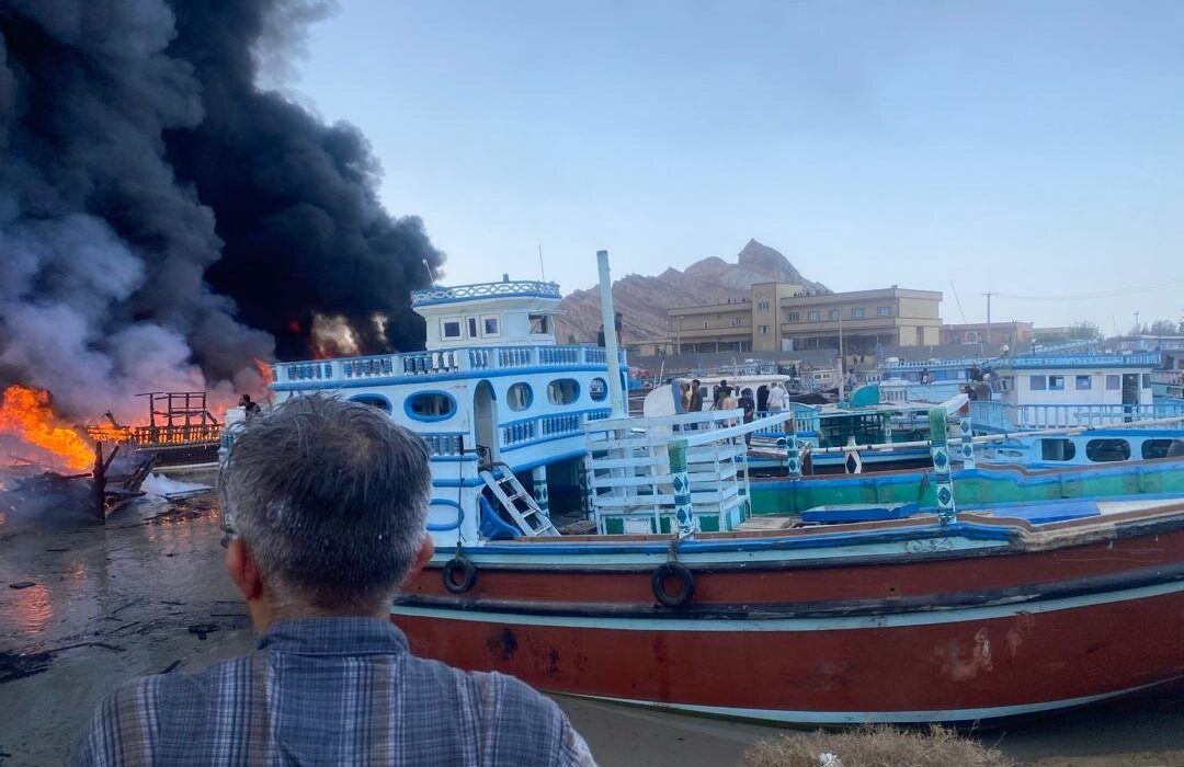 آتش‌سوزی در اسکله جوادالائمه پارسیان مهار شد