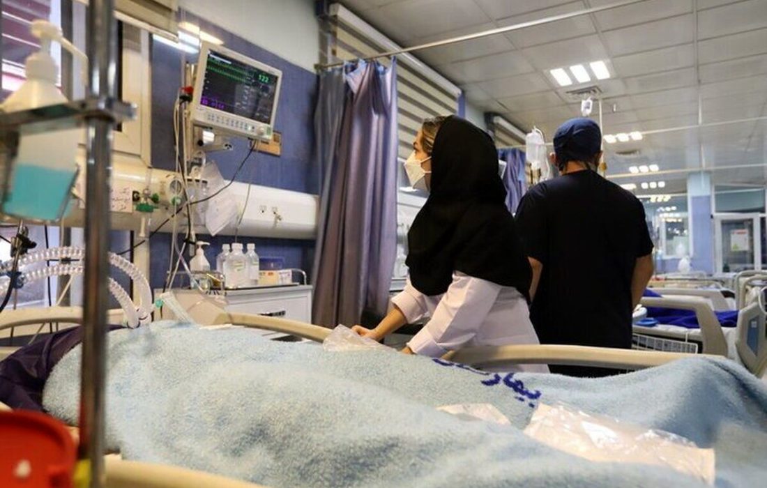 ۱۱ مورد مسمومیت غذایی در بندرعباس با خوردن سالاد الویه/ یک نفر فوت شد