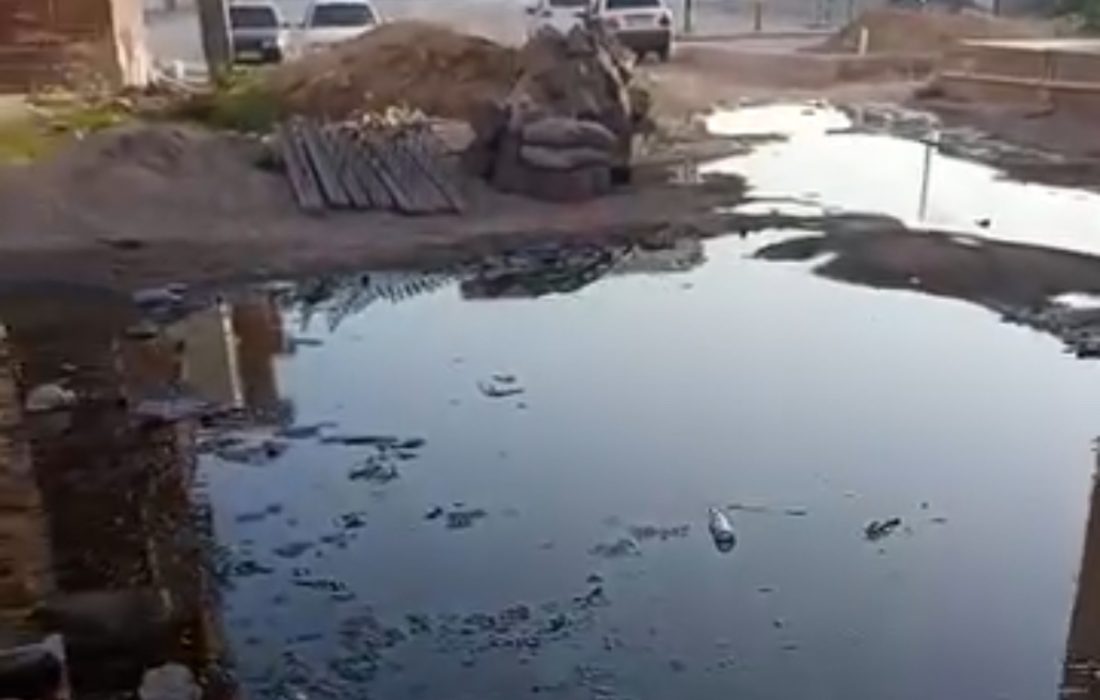 گلایه ساکنان مجتمع ۵۰۰ واحدی بندرلنگه از وضعیت فاضلاب