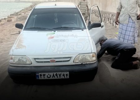 اختلال تردد جاده ساحلی بندرلنگه به‌دلیل انباشته شدن ماسه