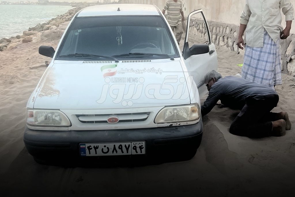 اختلال تردد جاده ساحلی بندرلنگه به‌دلیل انباشته شدن ماسه