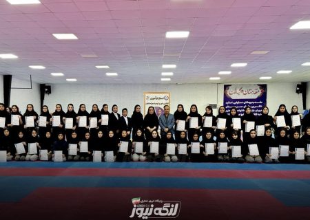 حضور پرشور بیش از ۷۰ داور، مربی و قهرمان کاراته بندرلنگه در استاژ داوری استان هرمزگان