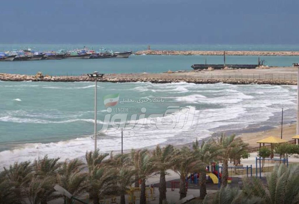 تداوم وزش باد شدید، ارتفاع موج در خلیج فارس به ۲ متر می‌رسد