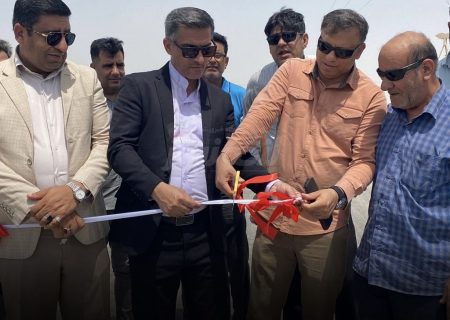 آیین افتتاح و بهره‌برداری از پروژه آسفالت معابر روستای بندرمغویه با حضور مسئولین شهرستانی