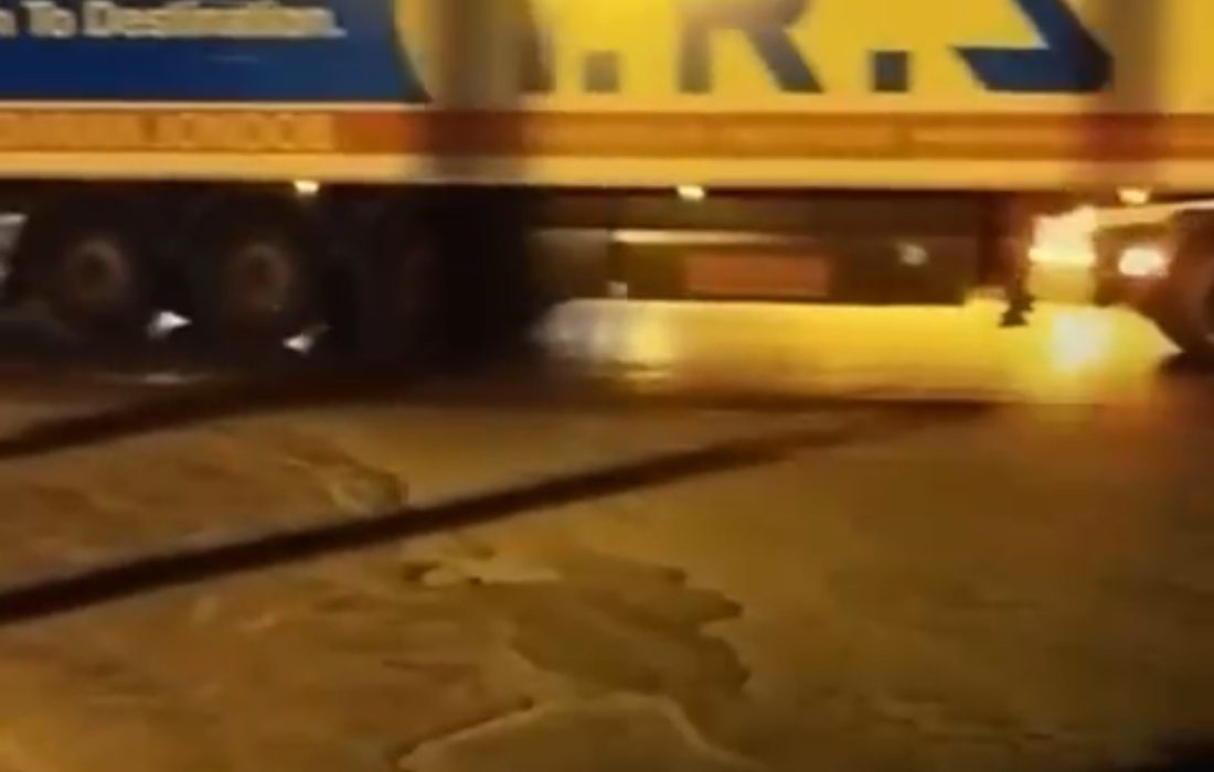 صدای شهروند/ خیابانی در شهرک صنعتی نیازمند رسیدگی است