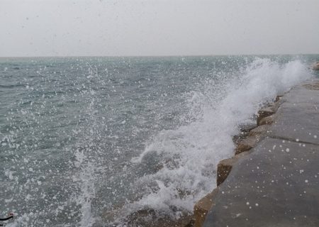 برخورد قایق صیادی با اسکله پارک کوثر؛ دو مصدوم با حال مساعد