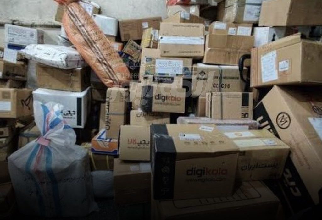 ۷ماه خرابی خودروی پست بندرلنگه؛ بسته‌ها به دست مردم نمی‌رسد